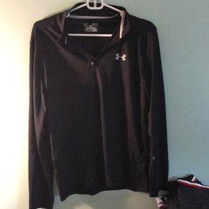 Men’s medium under armor black dry fit pull over